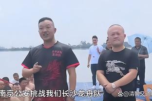 曹岩晒吃狗粮视频：这一波亲吻 打我个措不及防！
