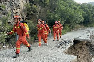 乔治谈霍姆格伦：他不是传统大个 拥有后卫的移动能力